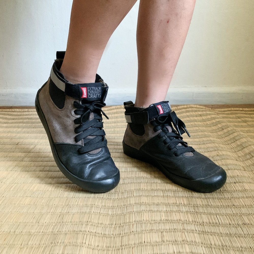 Camper Fashion Sneaker w/ Reflective Cycling Band